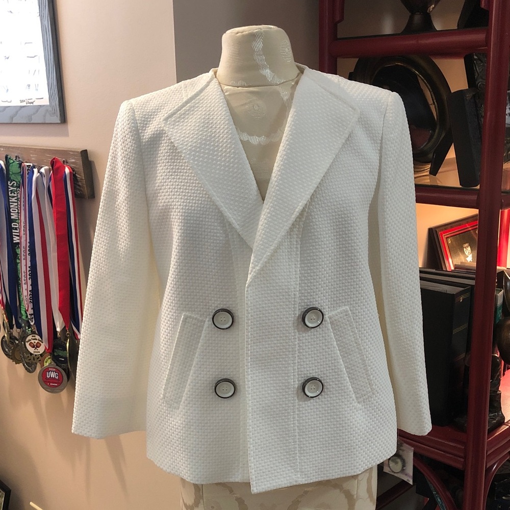 Kasper Cream Textured Double-Breasted Blazer with Contrast Buttons